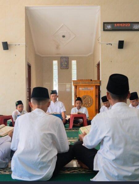 Halaqah Qur'an Santri Hidayatullah