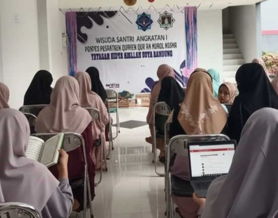 Santriwati NH saat wiuda